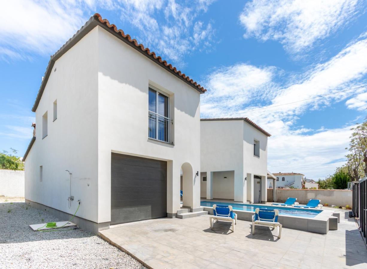Goldhome - New House With Private Heated Pool, Parking, Wifi, Games Room Empuriabrava Exterior foto