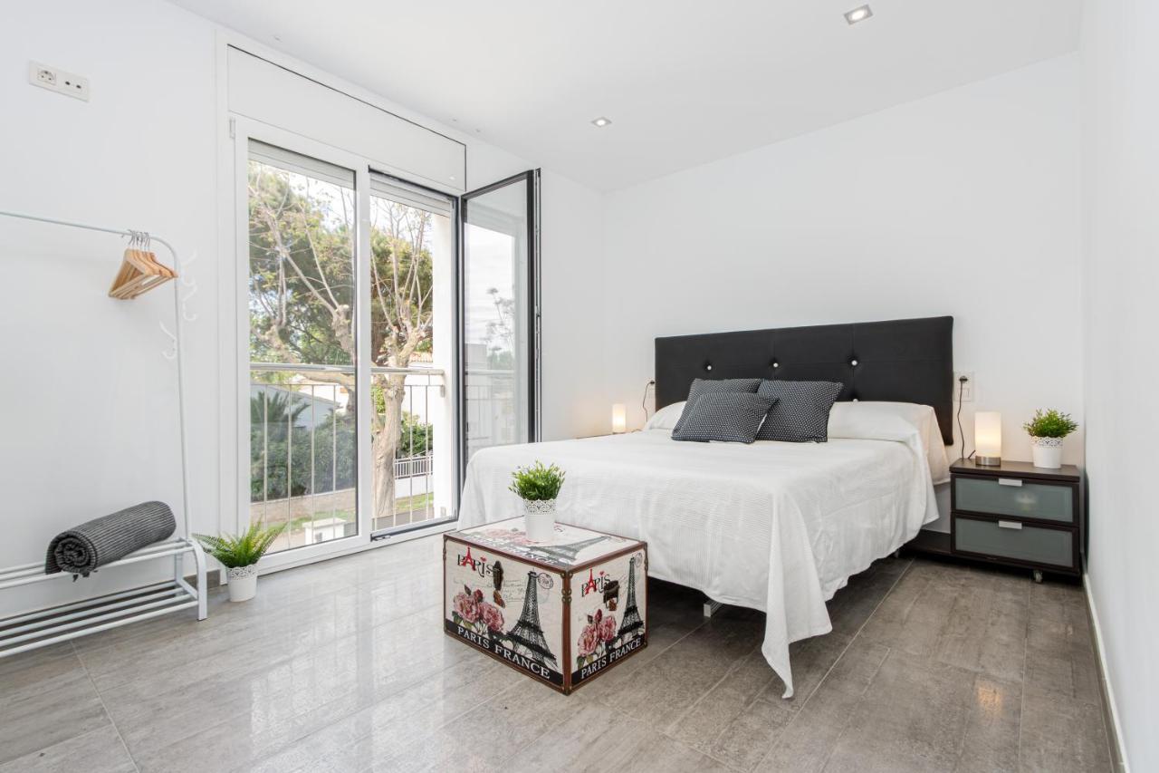 Goldhome - New House With Private Heated Pool, Parking, Wifi, Games Room Empuriabrava Exterior foto