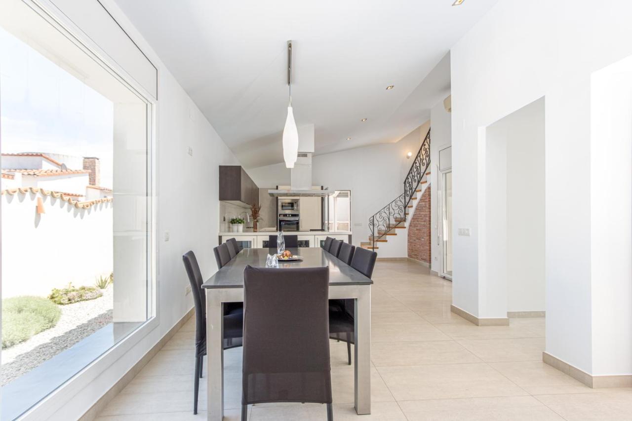 Goldhome - New House With Private Heated Pool, Parking, Wifi, Games Room Empuriabrava Exterior foto