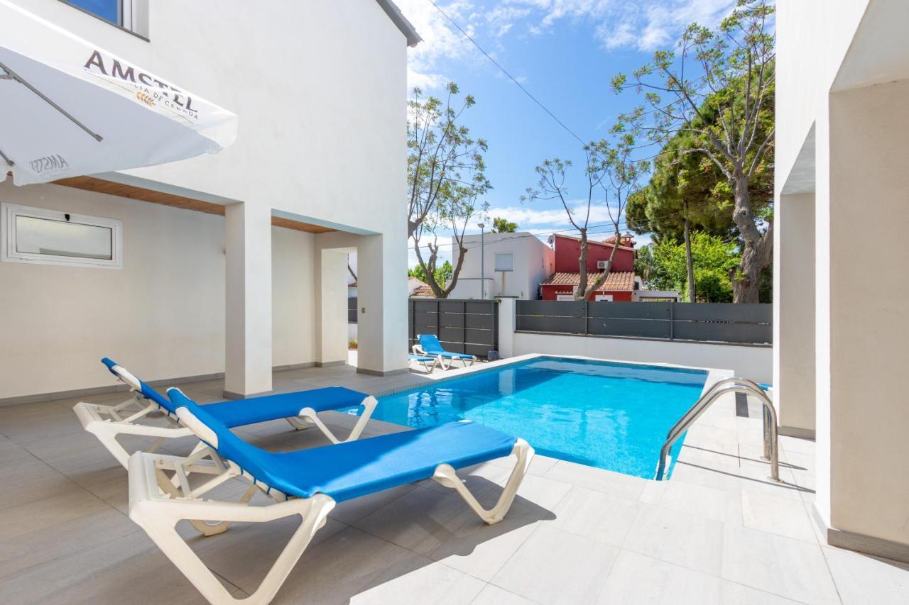 Goldhome - New House With Private Heated Pool, Parking, Wifi, Games Room Empuriabrava Exterior foto