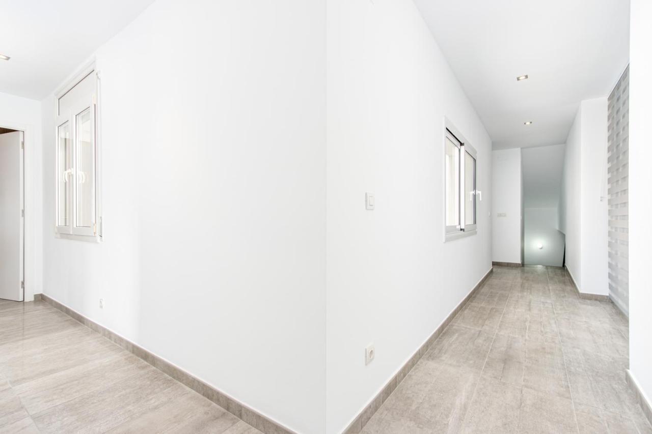 Goldhome - New House With Private Heated Pool, Parking, Wifi, Games Room Empuriabrava Exterior foto